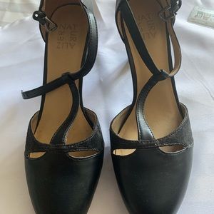 Naturalizer heeled sandals